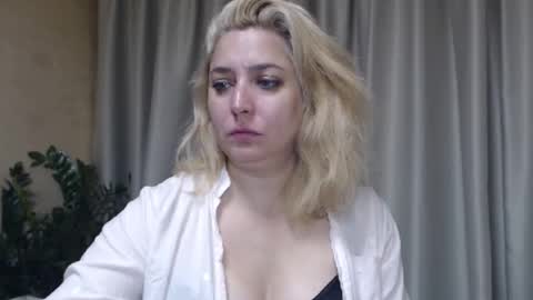 Snapshot of ohsweetiren chatting on 25, 9, 2025 Iren online show from 25, 9, 2025