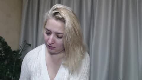 Snapshot of ohsweetiren chatting on 10, 10, 2025 Iren online show from 10, 10, 2025