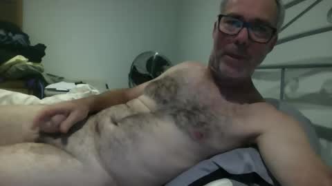 Snapshot of oiledcouple1 chatting on 19, 10, 2025 oiledcouple1 online show from 19, 10, 2025