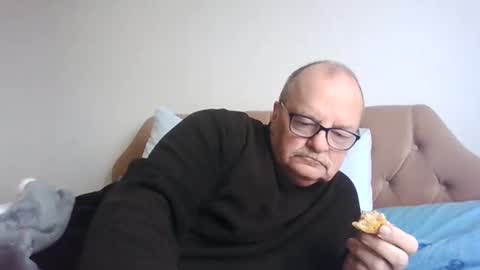 Snapshot of old_fkr chatting on 5, 1, 2025 old_fkr online show from 5, 1, 2025