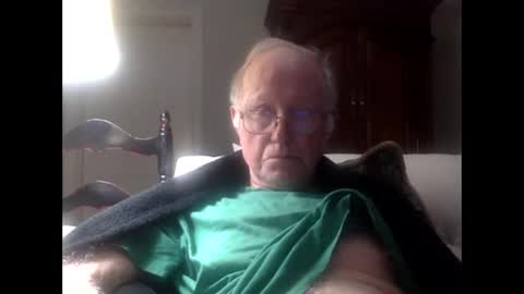 Snapshot of oldasthehills chatting on 19, 10, 2025 oldasthehills online show from 19, 10, 2025