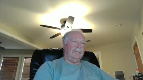 Snapshot of oldlakeguy chatting on 22, 9, 2025 OldLakeGuy online show from 22, 9, 2025
