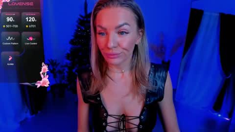 Snapshot of oliva_candy chatting on 17, 12, 2024 oliva_candy online show from 17, 12, 2024