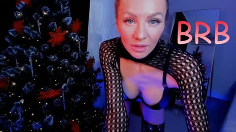 Snapshot of oliva_candy chatting on 29, 12, 2024 oliva_candy online show from 29, 12, 2024