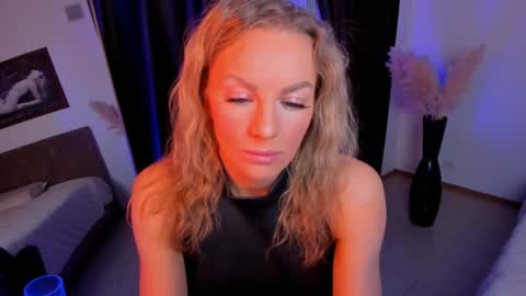 Snapshot of oliva_candy chatting on 28, 1, 2025 oliva_candy online show from 28, 1, 2025