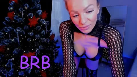 Snapshot of oliva_candy chatting on 1, 2, 2025 oliva_candy online show from 1, 2, 2025