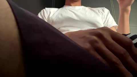 Snapshot of oliver__4587 chatting on 9, 11, 2025 oliver__4587 online show from 9, 11, 2025