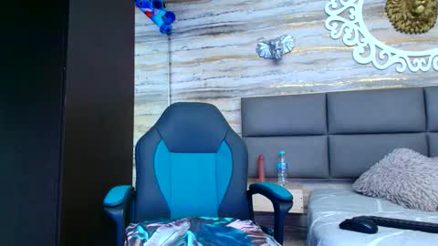 Oliver  online show from 26, 11, 2025