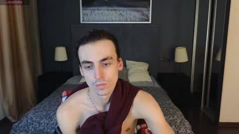 OLIVER MARTINEZ online show from 28, 9, 2025