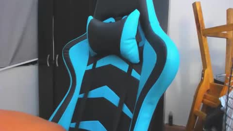 Snapshot of oliver_bray chatting on 23, 11, 2025 Oliver bray online show from 23, 11, 2025