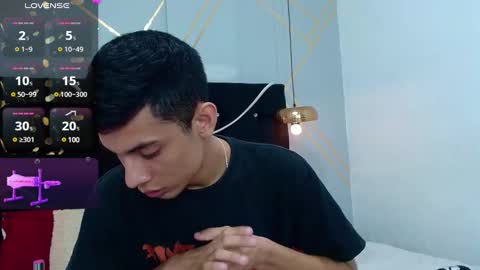Snapshot of oliver_king_sex chatting on 28, 12, 2024 Oliver Smith online show from 28, 12, 2024