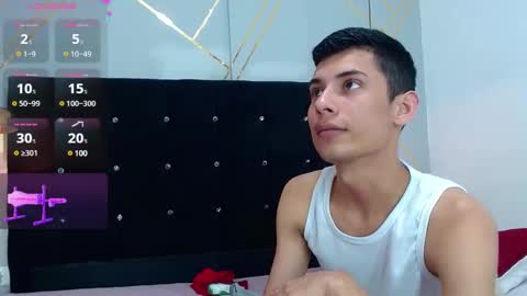 Snapshot of oliver_king_sex chatting on 28, 1, 2025 Oliver Smith online show from 28, 1, 2025