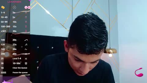 Snapshot of oliver_king_sex chatting on 1, 3, 2025 Oliver Smith online show from 1, 3, 2025