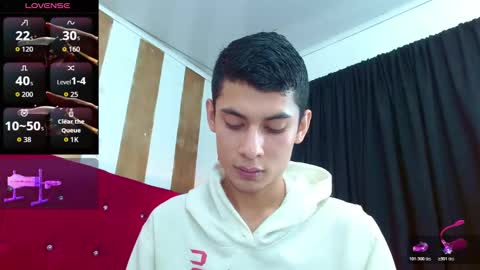 Snapshot of oliver_king_sex chatting on 23, 10, 2025 Oliver Smith online show from 23, 10, 2025