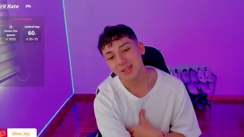 Snapshot of oliver_kyy chatting on 24, 9, 2025 oliveeer online show from 24, 9, 2025