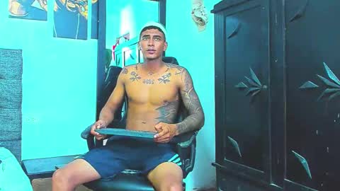 Snapshot of oliver_smith_2 chatting on 12, 11, 2025 oliver_smith_2 online show from 12, 11, 2025