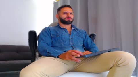 oliver online show from 4, 12, 2025