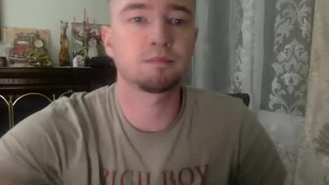 Snapshot of oliverlucky chatting on 14, 10, 2025 CryotoneX online show from 14, 10, 2025