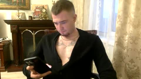 Snapshot of oliverlucky chatting on 15, 10, 2025 CryotoneX online show from 15, 10, 2025