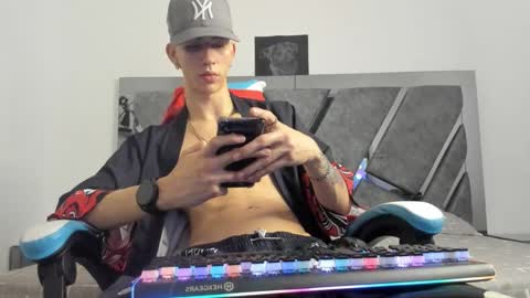 oliverthompson_01 online show from 6, 12, 2024