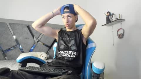 oliverthompson_01 online show from 8, 1, 2025