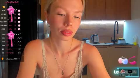 Olivia 3 online show from 11, 9, 2025