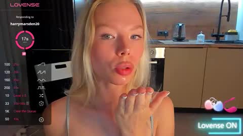 Olivia 3 online show from 25, 9, 2025