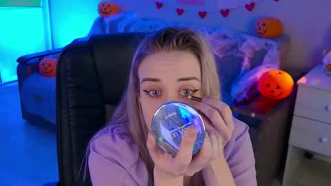 Snapshot of olivia_daze chatting on 3, 11, 2025 olivia_daze online show from 3, 11, 2025