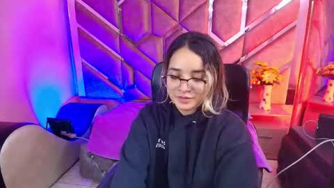  OLIVIA  online show from 16, 12, 2025