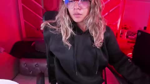 Snapshot of olivia_fox69 chatting on 14, 2, 2026 OLIVIA online show from 14, 2, 2026