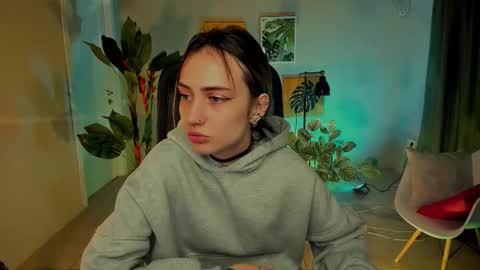 olivia_norton_ online show from 25, 9, 2025