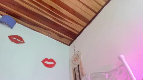 Snapshot of olivia_pretty_ chatting on 12, 2, 2025 olivia_pretty_ online show from 12, 2, 2025