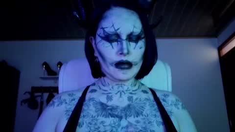   online show from 6, 10, 2025