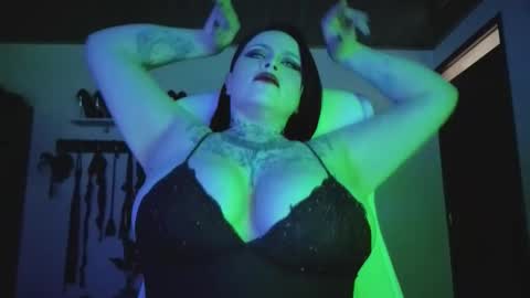   online show from 13, 11, 2025