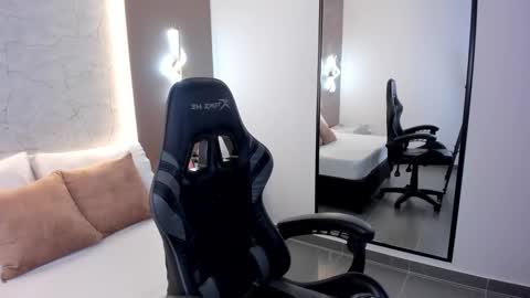 olivia_willoow online show from 8, 3, 2026