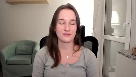 Snapshot of oliviaaa2003 chatting on 1, 12, 2024 Oliwiaa2004 online show from 1, 12, 2024