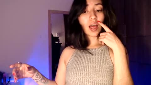 oliviaaa__ online show from 18, 12, 2024