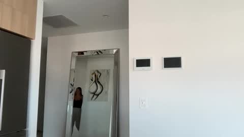 Olivia Brookes online show from 4, 12, 2025