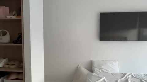 Olivia Brookes online show from 18, 1, 2026