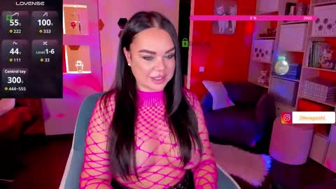 Oliviagoold online show from 4, 11, 2025