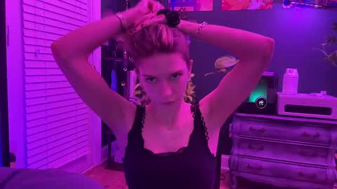 Olivia online show from 14, 2, 2025