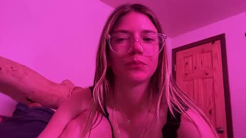 Olivia online show from 25, 2, 2025