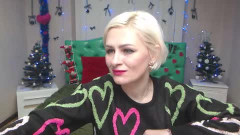 Snapshot of oliviahorst chatting on 17, 12, 2025 OliviaHorst online show from 17, 12, 2025