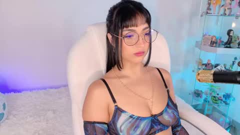 Snapshot of oliviamcneill chatting on 16, 11, 2025 Olivia Mcneill online show from 16, 11, 2025