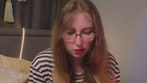 Snapshot of oliviavele chatting on 11, 9, 2025 Kylie online show from 11, 9, 2025