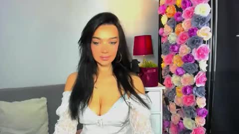 OliviaWomen online show from 17, 12, 2025