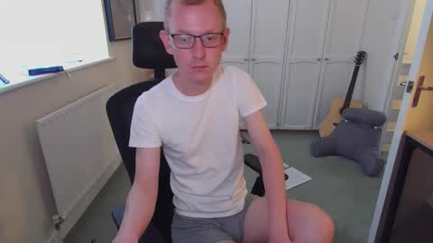 Snapshot of ollysparks chatting on 21, 9, 2025 Olly online show from 21, 9, 2025