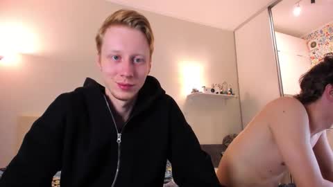 Snapshot of omg_pie chatting on 26, 10, 2025 Mars online show from 26, 10, 2025