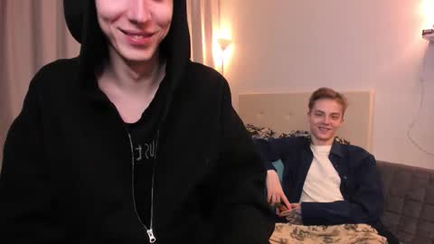 Snapshot of omg_pie chatting on 17, 11, 2025 Mars online show from 17, 11, 2025