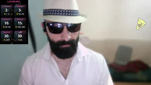 Snapshot of ona_nisme chatting on 14, 12, 2025 ona nisme online show from 14, 12, 2025